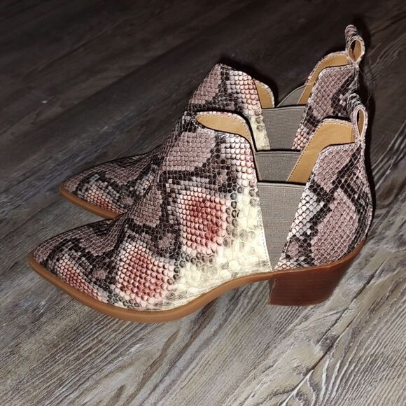 Dolce Vita Samy Snakeskin Ankle boots  Booties, Women's Size 6.5 M, Multicolor - Picture 3 of 7